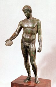 Statue av en efebe som lager en drikkoffer (bronse)